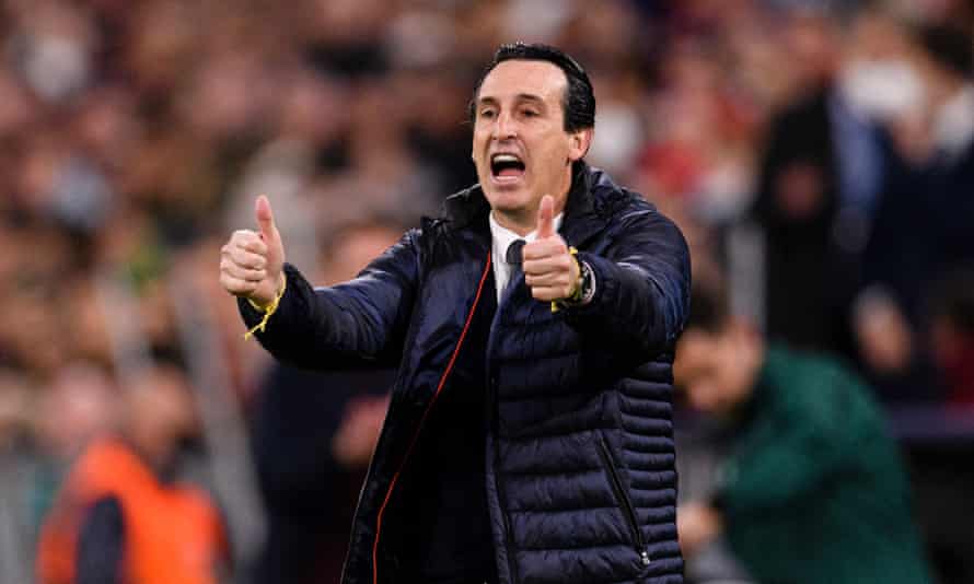 Villarreal head coach Unai Emery gestures.