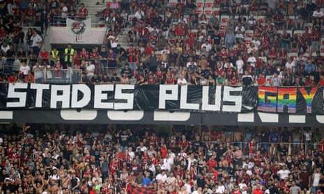 Vieira and Villas-Boas on homophobic banners at Nice v Marseille – video 