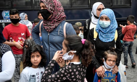 Syrian and Kurdish women and children at a protest