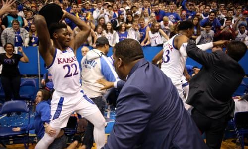 Kansas Apologizes For Risque Snoop Dogg Show At Basketball Kickoff