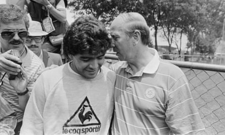 Bobby Charlton has a word in Diego Maradona's ear before the 1986 World Cup finals.