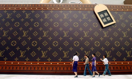 LV carry-on luggage? No thanks, we're going normcore, say stars, Accessories