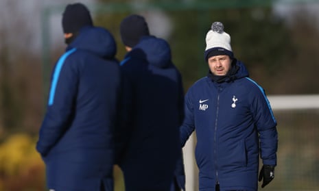 The Tottenham Hotspur manager , Mauricio Pochettino, oversees a training session. 