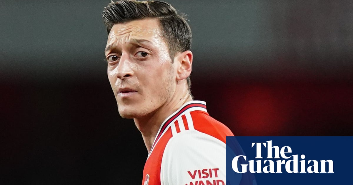Mike Pompeo backs Mesut Özil in criticism of Chinas Uighur persecution