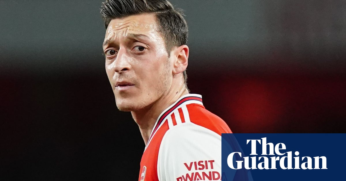 Mesut Özil row: Chinese Arsenal fans react angrily to players Xinjiang post – video report