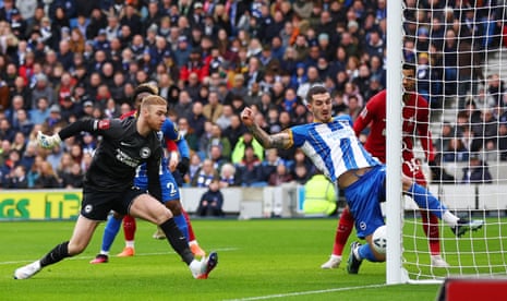 Lewis Dunk clears off the line for Brighton!