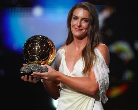 Alexia Putellas holds up her third Ballon dâÂÂOr Féminin at the London Palladium