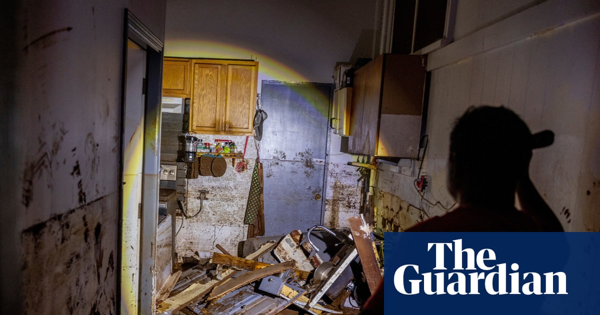 Hawaii assesses damage left by worst flooding in more than 20 years