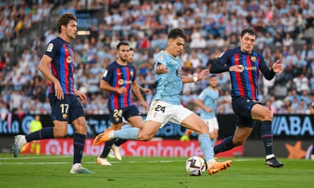 Gabri Veiga scoring for Celta against Barcelona in La Liga