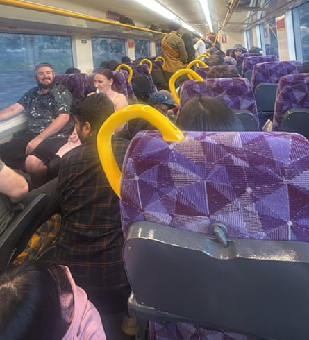 Tren kondüktör desteği yolcu