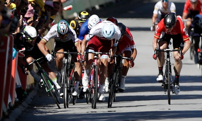 images Mark Cavendish Crash Track crash tour de france 2017