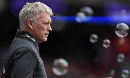 David Moyes watches as West Ham fall to their third defeat in a row.