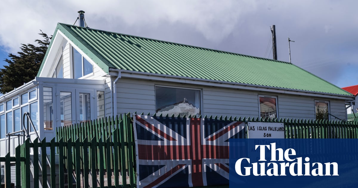 Milei adviser claims UK being ‘colonised by Islam’ as Falklands row grows