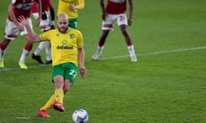 Teemu Pukki scores from the spot to give Norwich a 1-0 victory at Middlesbrough