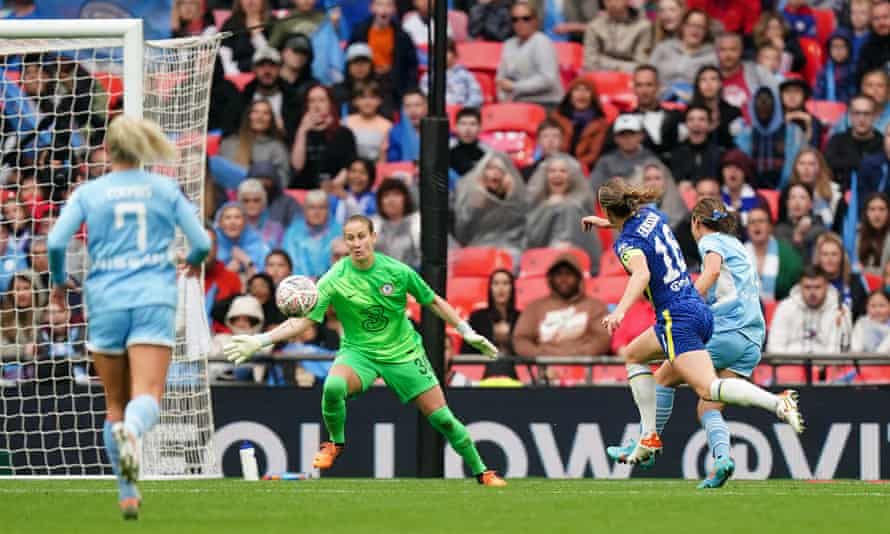 Manchester City’s Hayley Raso scores her side’s second goal to put them back on level terms.