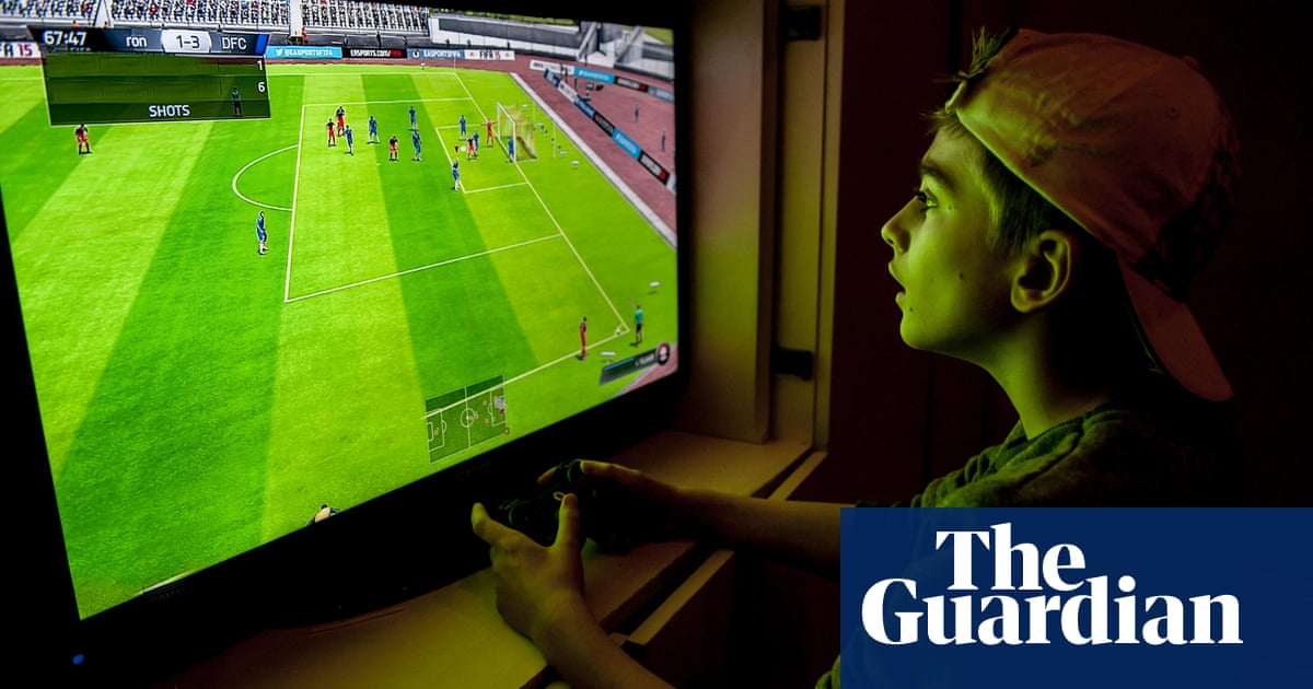 Gaming disorders triple among young during year of UK lockdowns