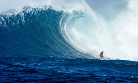 Bethany Hamilton surfs Jaws in Hawaii