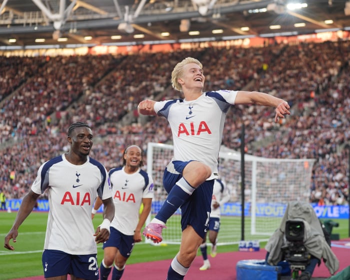 Tottenham humiliate 10-man West Ham to deepen gloom of home fans