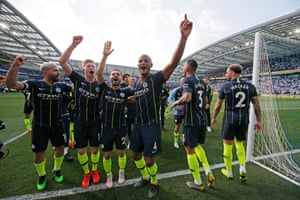 City’s players including Aguero, De Bruyne, Bernardo Silva and Kompany celebrate victory.