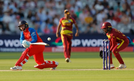 A Inglaterra venceu as Índias Ocidentais por 38 corridas e se classificou para as semifinais da Copa do Mundo Feminina T20 – reação ao vivo