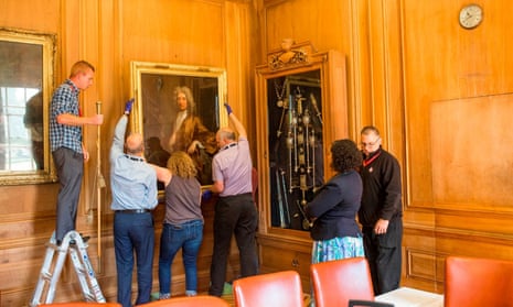 Edward Colston’s portrait being removed from the office of Bristol’s lord mayor, Cleo Lake, who is also a member of the Countering Colston campaign group.