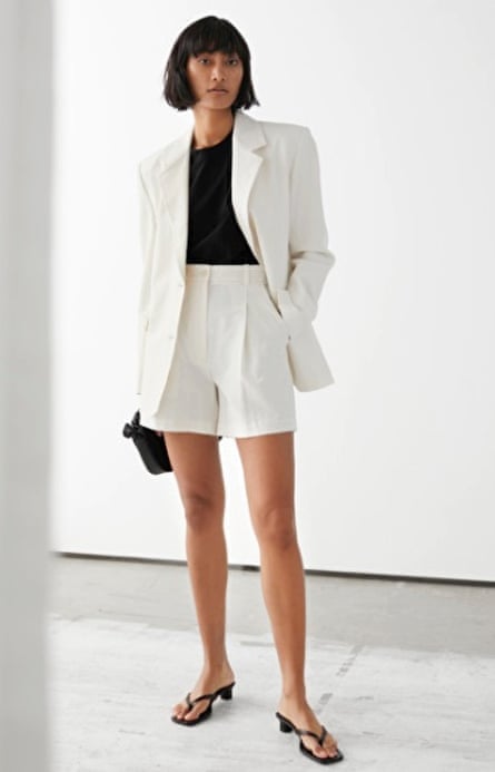 &Other Stories linen shorts.