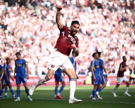 Taty Castellanos celebrates after scoring for West Ham.