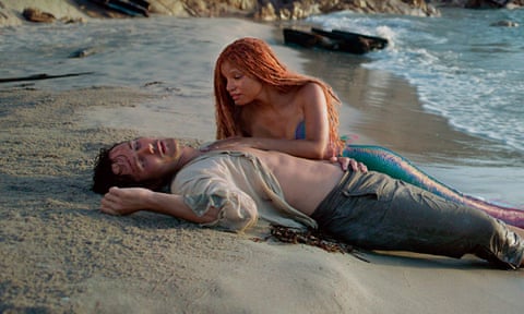Jonah Hauer-King as Prince Eric and Halle Bailey as Ariel in the Little Mermaid.
