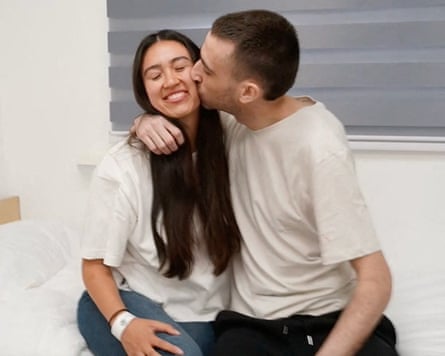 Avinatan Or kissing Noa Argamani