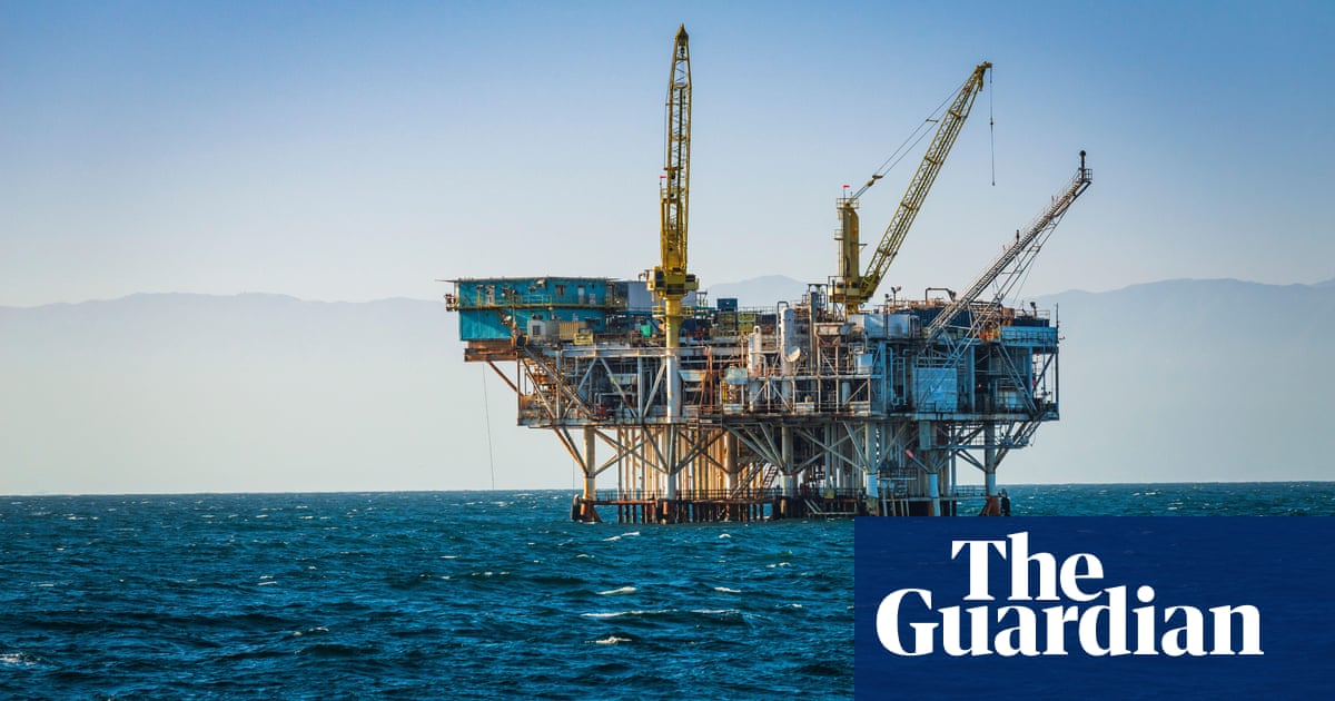 No need for countries to issue new oil, gas or coal licences, study finds