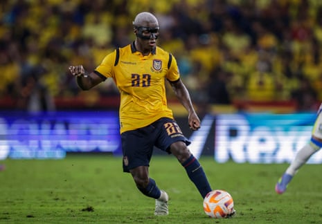 Moisés Caicedo of Ecuador against Brazil