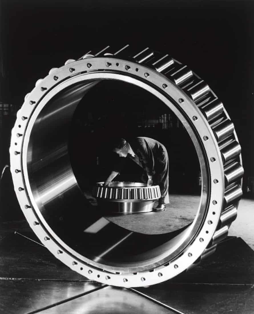 Taper roller bearing.
