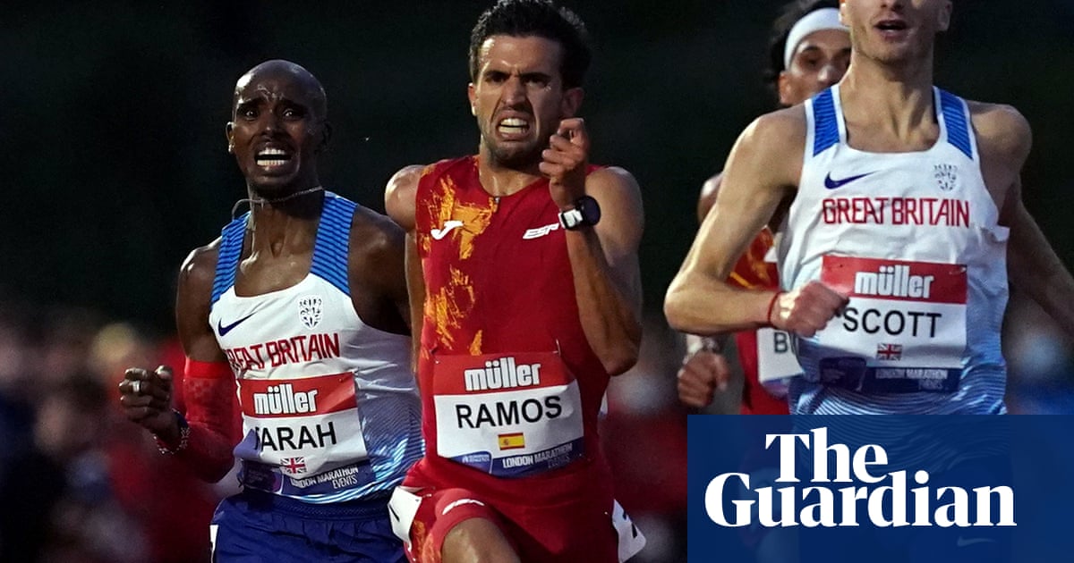 Mo Farah brushes off bad run and says he can defend Olympic 10,000m title