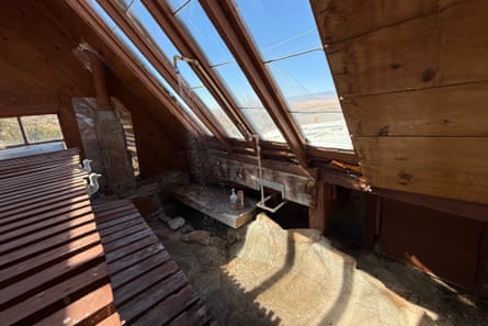 shower inside sidewinder ranch