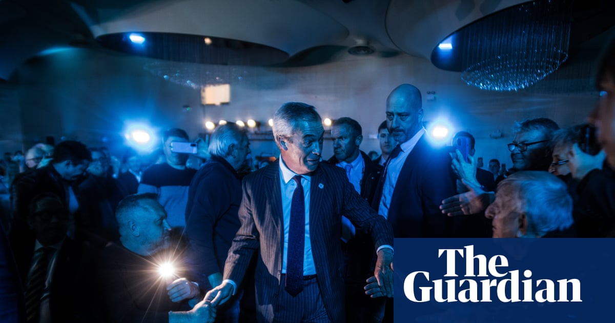 Too good to be true: on the road with Nigel Farage – photo essay