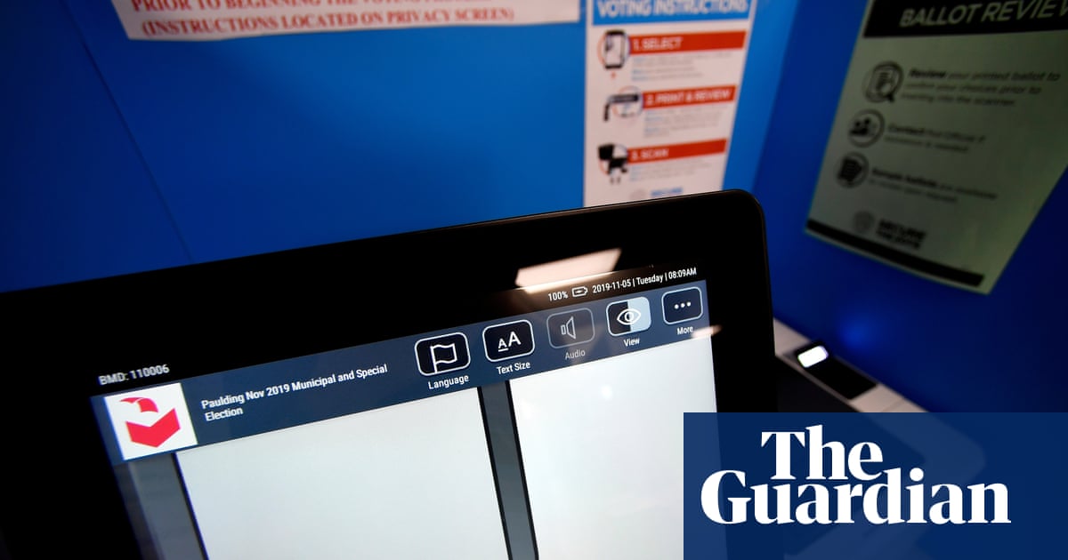 Сензорен екран изваден, писалка и хартия вкарани? Процесът в Джорджия може да промени правилата за гласуване