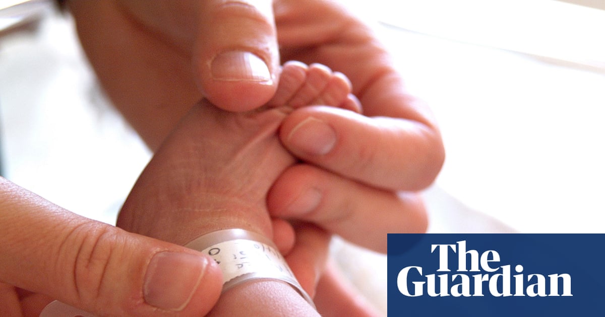 Women must be warned of home birth risks and have access to skilled midwives, experts say