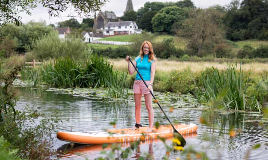 Victoria's new paddleboard allows her to tidy up the Stanton Gate canal in Nottinghamshire