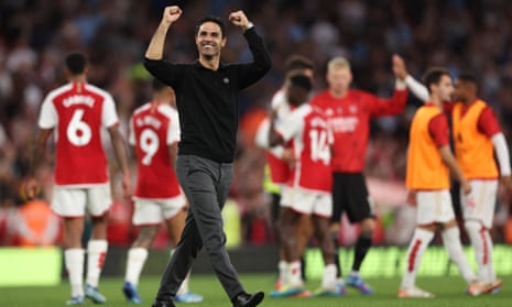 Freudig: Arsenal-Trainer Mikel Arteta feiert den Sieg.