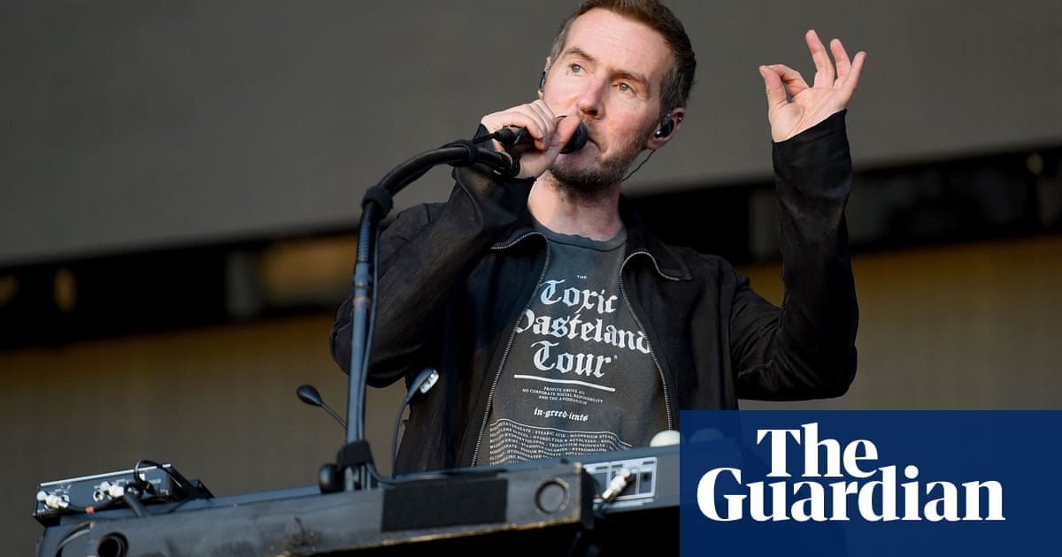 Massive Attack call for government plan to cut live music’s carbon emissions