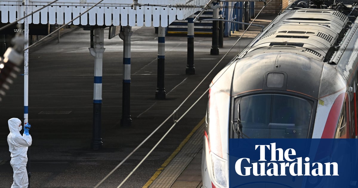 Metal detectors at train stations would ‘make life impossible’, says transport secretary