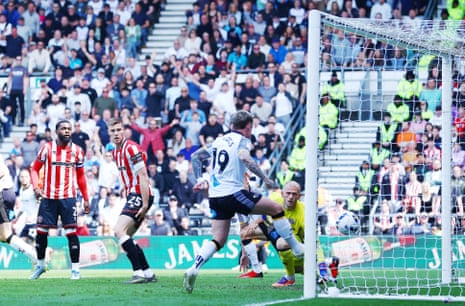 Sammie Szmodics of Derby County scores the opening goal against Sheffield United.