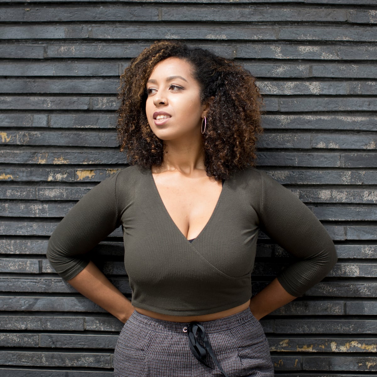 Ses parents étaient Blancs, mais son père n’a jamais demandé pourquoi elle était noire…l’histoire de Georgina Lawton