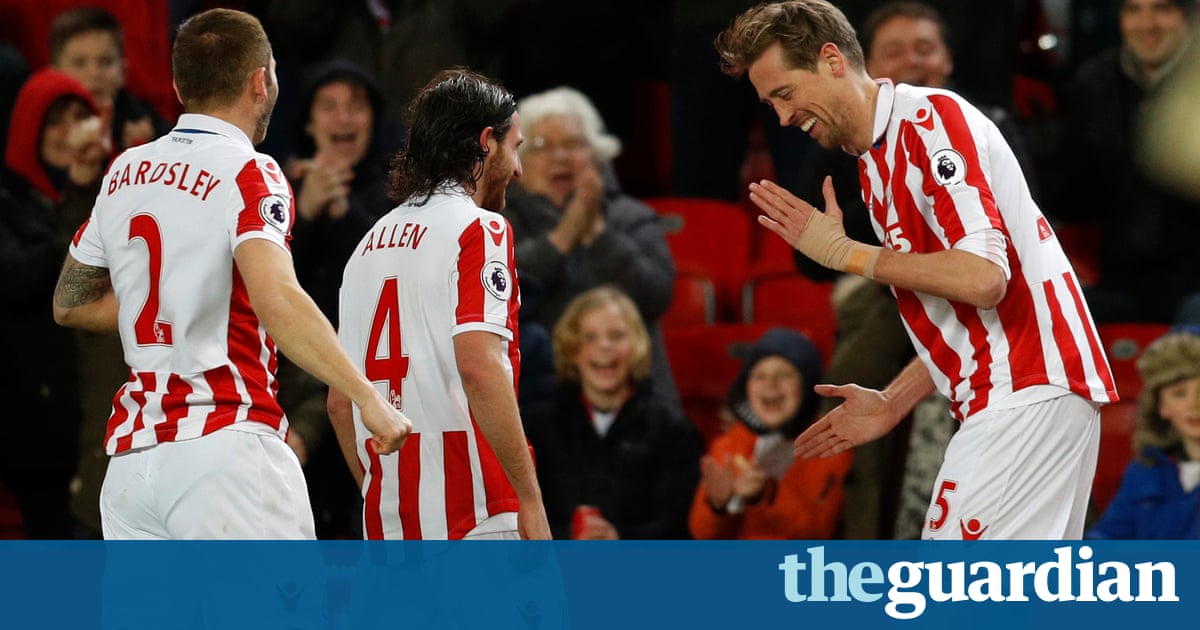 Stoke’s Peter Crouch Joins The 100 Club But Everton Take Share Of Spoils Stoke’s Peter Crouch Joins The 100 Club But Everton Take Share Of Spoils