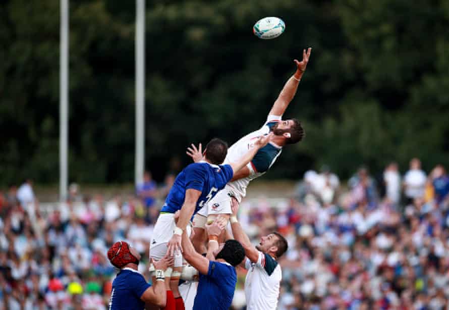 Nick Civetta est en compétition pour le ballon lors d'un alignement lors d'un match de Coupe du monde contre la France à Fukuoka, au Japon, en 2019.