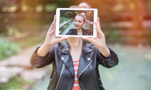 There is no substantive evidence that Instagram use is connected with depression.