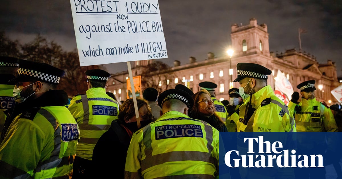 Labour peers to oppose amendments to police and crime bill