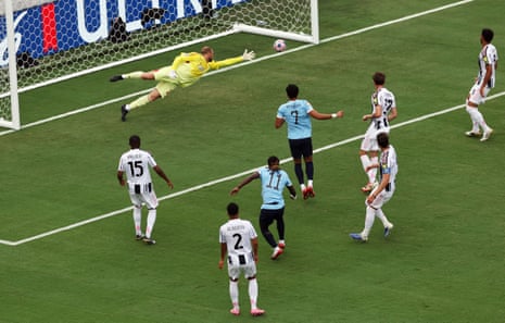 Jeremy Doku scores for Manchester City