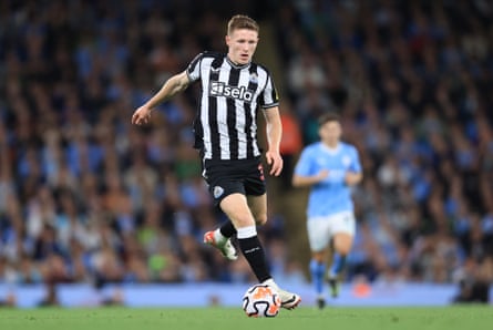Elliot Anderson of Newcastle United in action during the Premier League match against Manchester City in 2023