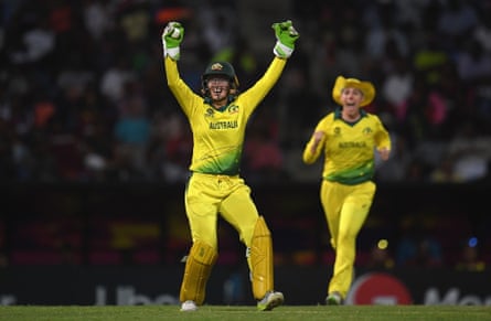 Healy celebrates a catch 2018 Women's T20 World Cup semi-final